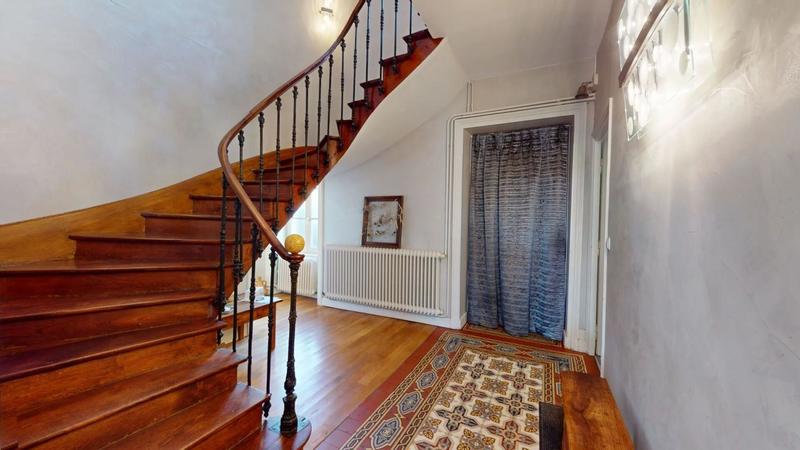 Maison - 280 m² - 7 pièces