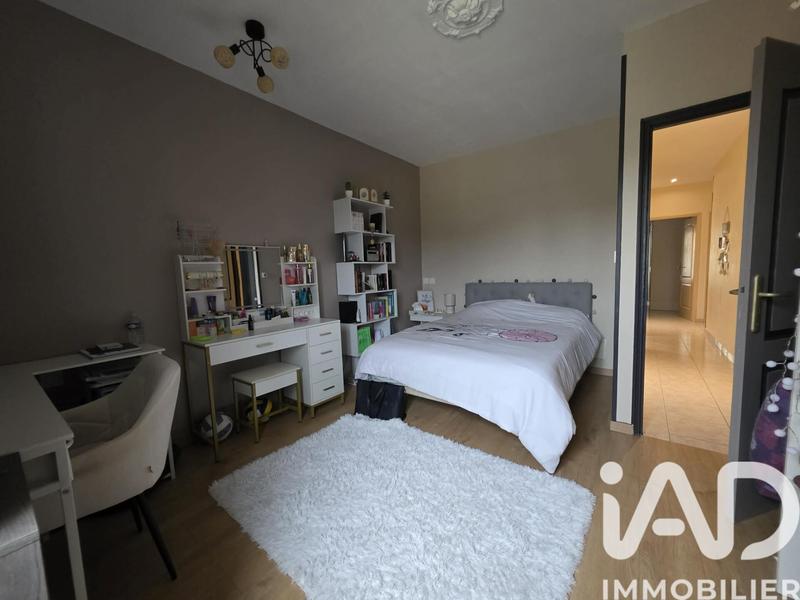 Maison - 219 m² - 6 pièces