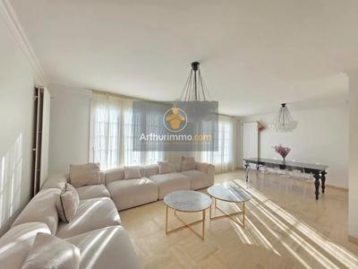 Maison - 180 m² - 6 pièces