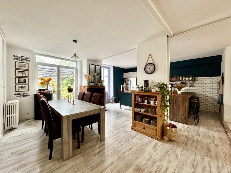 Maison de ville - 238 m² - 8 pièces