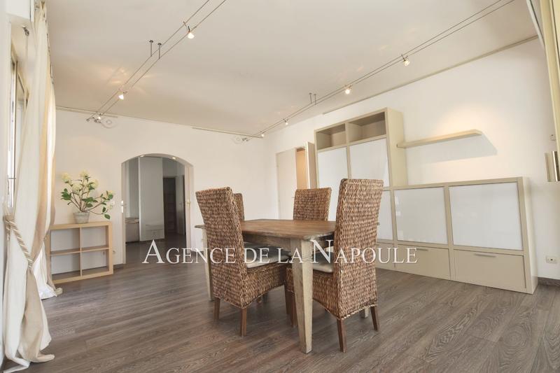 Appartement - 80 m² - 3 pièces