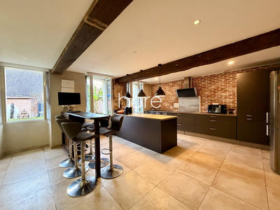 Maison - 255 m² - 8 pièces