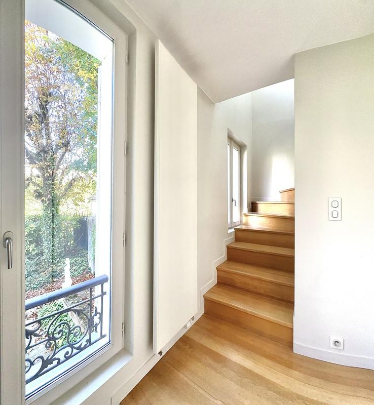 Maison - 230 m² - 8 pièces