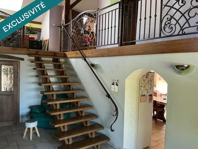 Maison - 230 m² - 6 pièces