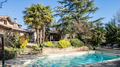 Villa - 226 m² - 8 pièces