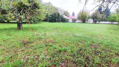 Terrain constructible - 2 210 m²