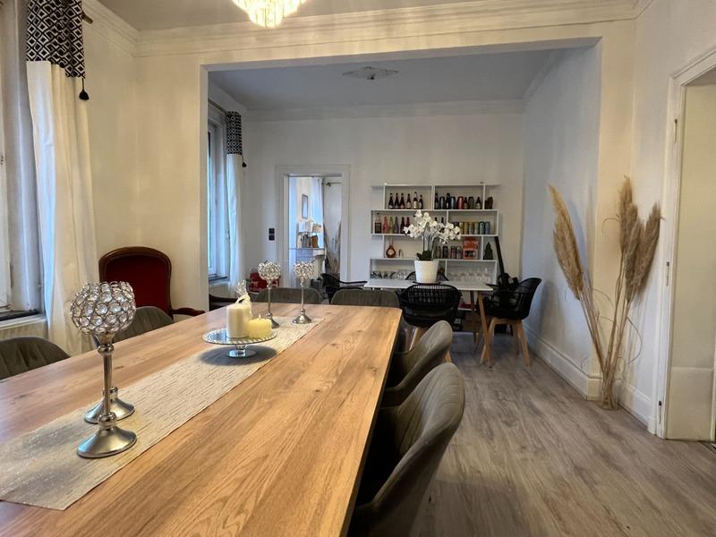 Maison - 252 m² - 13 pièces