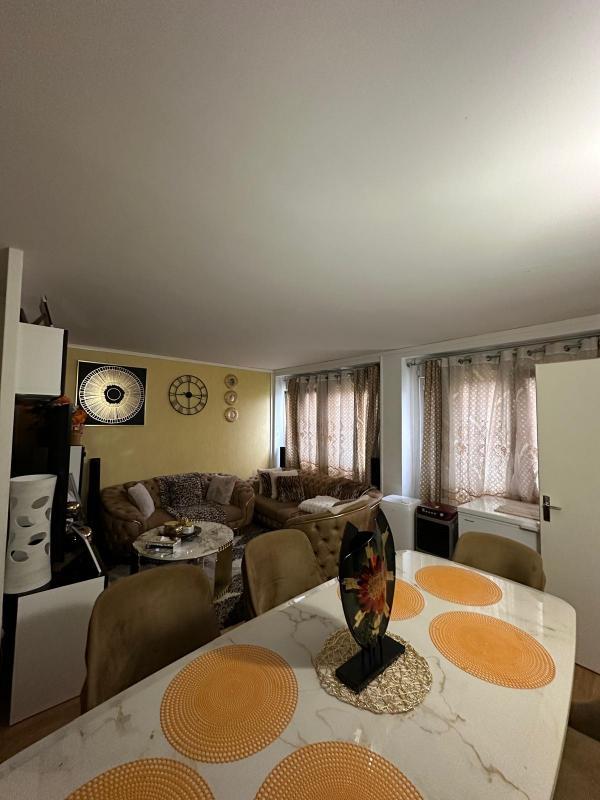 Appartement ancien - 64 m² - 3 pièces