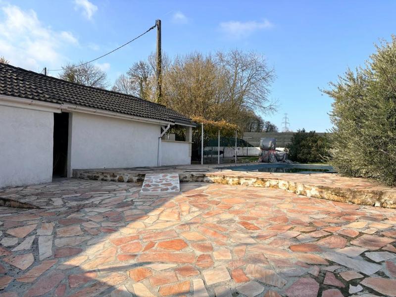 Maison - 260 m² - 8 pièces