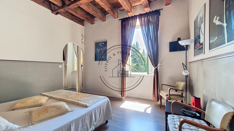 Maison - 450 m² - 19 pièces