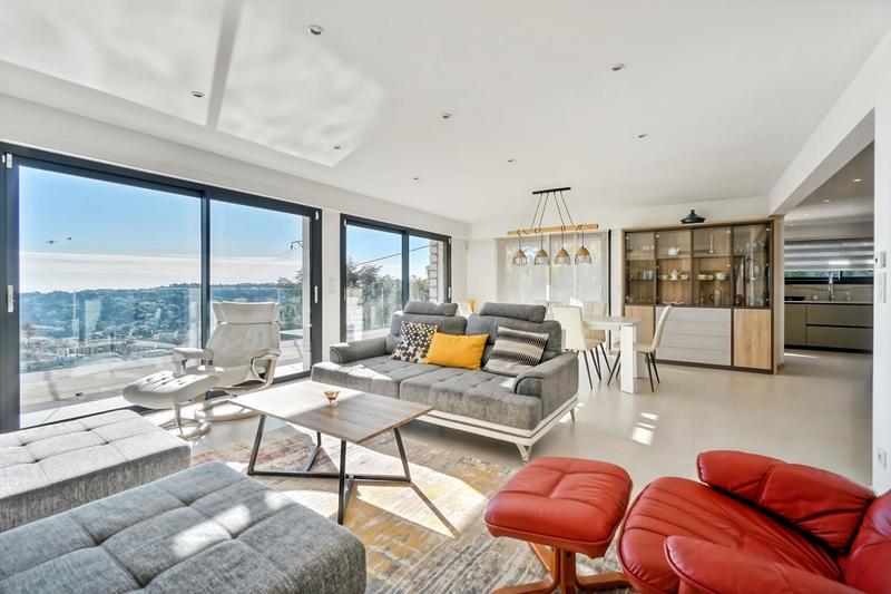 Maison - 260 m² - 6 pièces