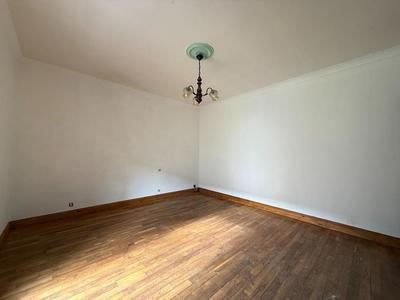 Maison en pierre - 196 m² - 9 pièces