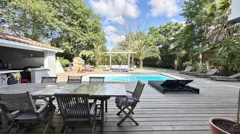 Maison d'architecte - 310 m² - 9 pièces