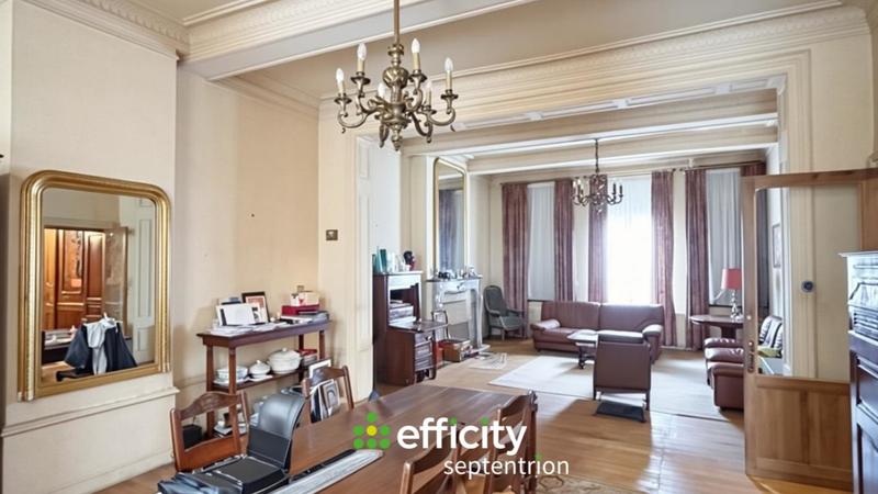 Maison - 320 m² - 10 pièces