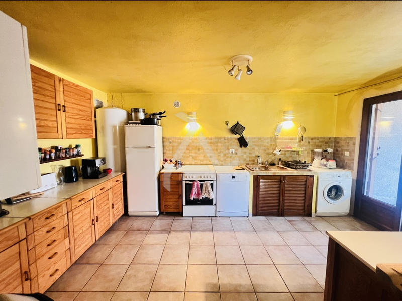 Maison - 235 m² - 7 pièces