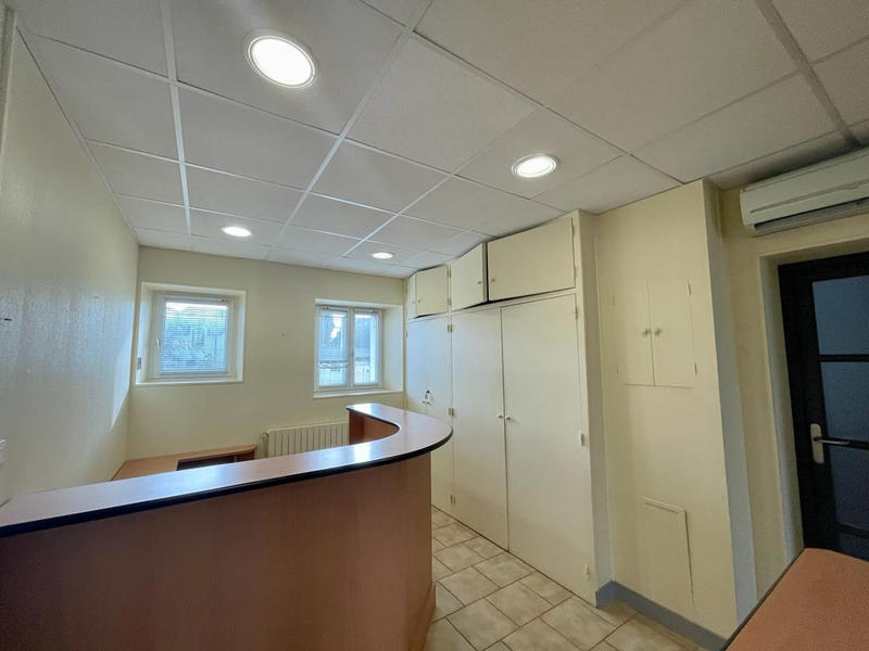 Bureau - 139 m² - 5 pièces