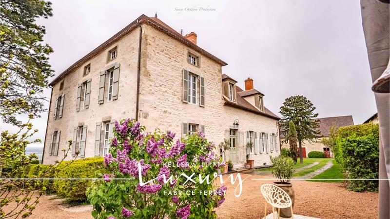 Maison - 465 m² - 14 pièces