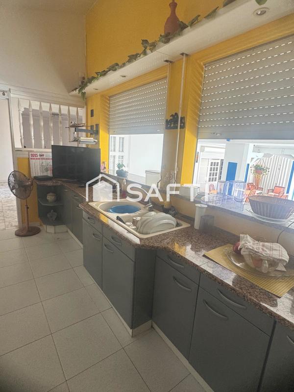 Maison - 327 m² - 10 pièces