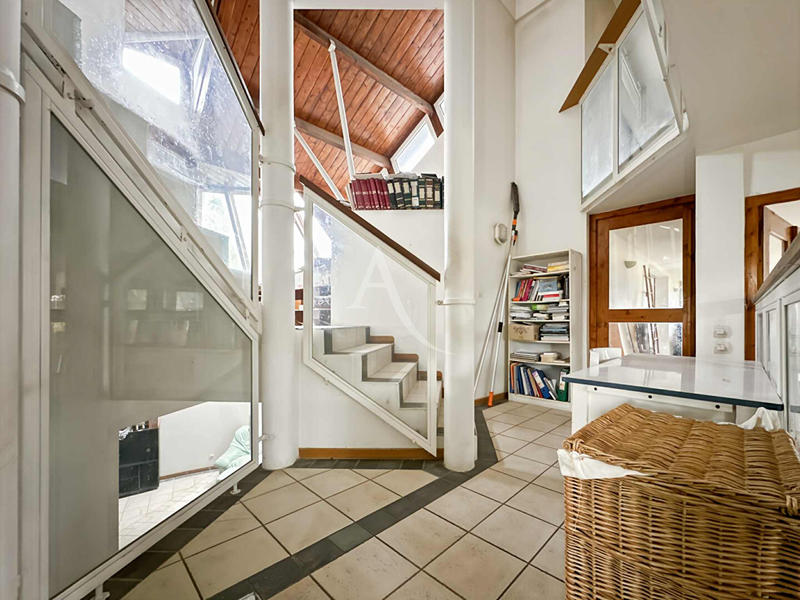 Maison - 320 m² - 12 pièces