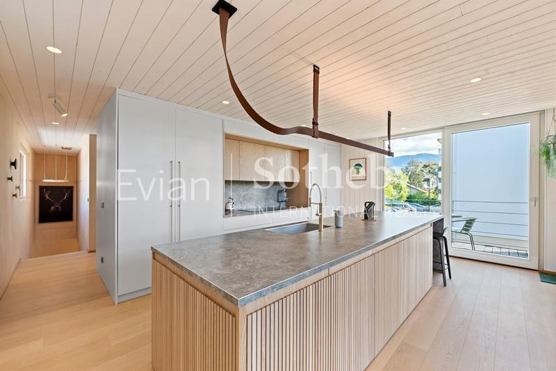 Maison - 225 m² - 9 pièces