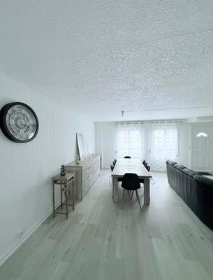 Maison - 140 m² - 5 pièces