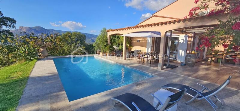Villa - 157 m² - 5 pièces