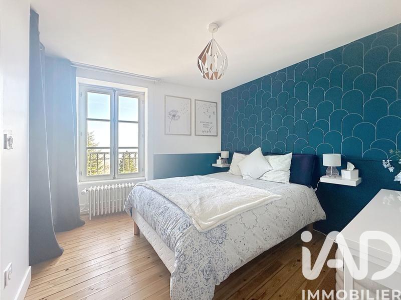 Maison - 220 m² - 9 pièces