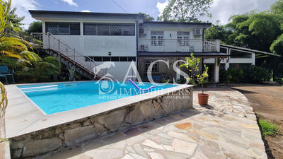 Maison - 285 m² - 11 pièces