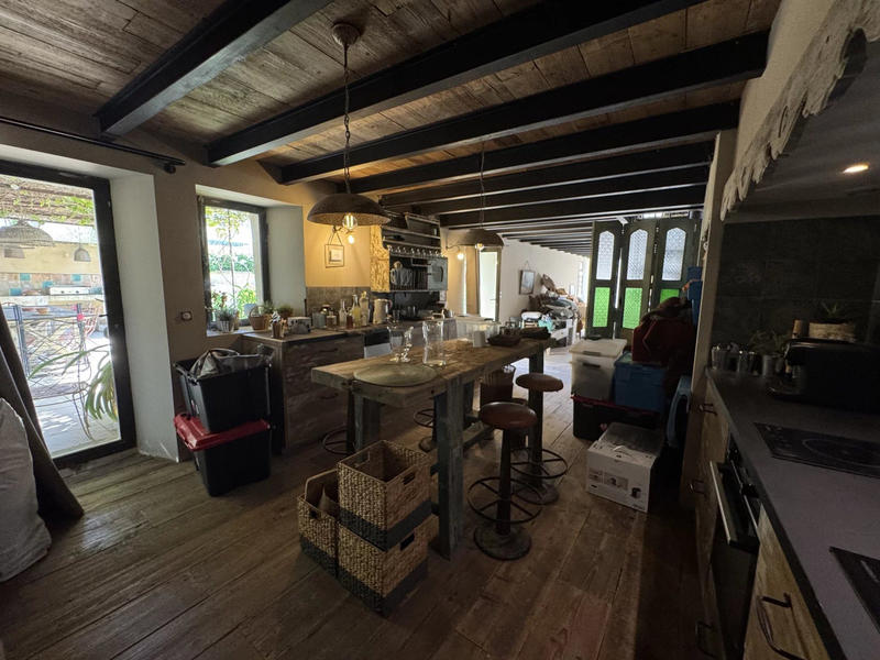 Maison traditionnelle - 252 m² - 7 pièces