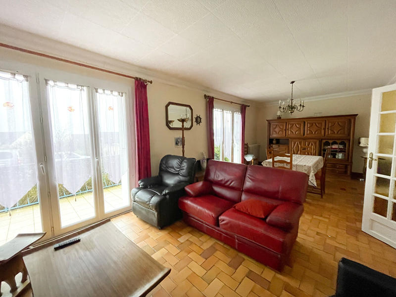Maison - 214 m² - 11 pièces