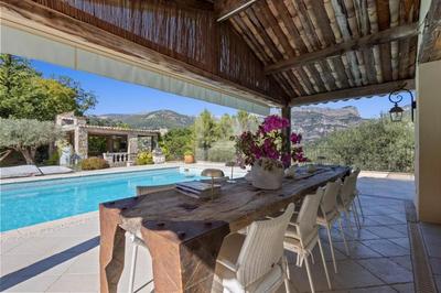 Demeure - 451 m² - 15 pièces