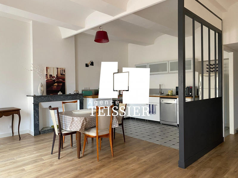 Appartement - 82 m² - 2 pièces