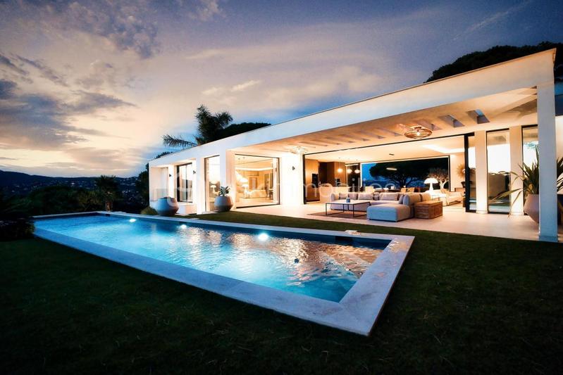 Villa - 395 m² - 9 pièces