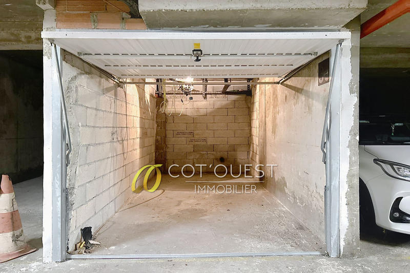 Parking / Garage - 11 m²