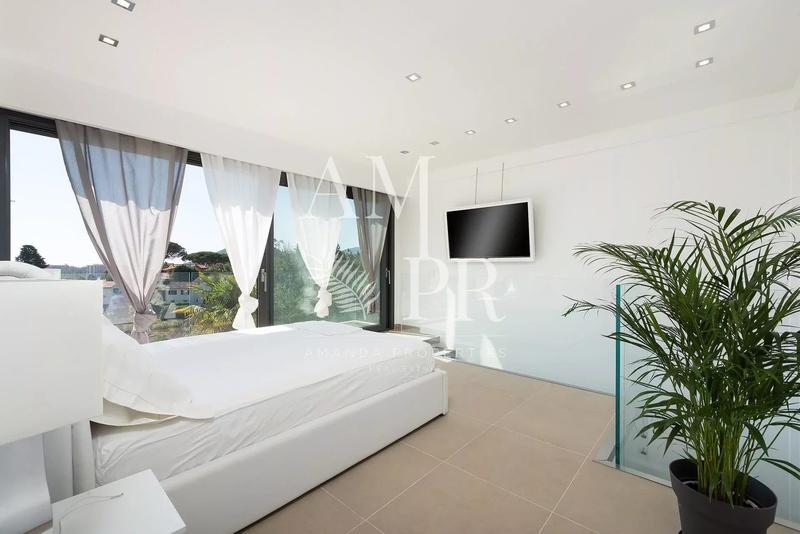 Villa - 290 m² - 6 pièces