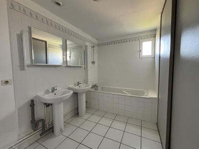 Maison - 83 m² - 4 pièces