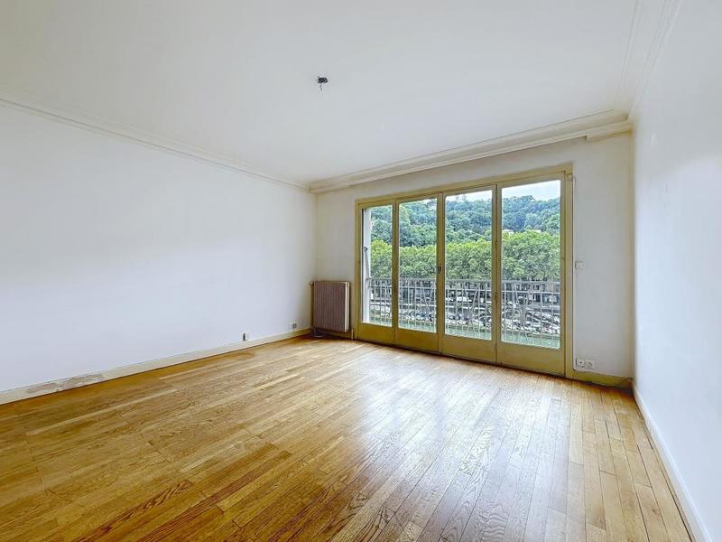 Appartement - 84 m² - 3 pièces