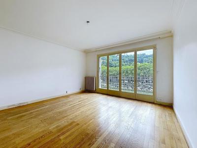 Appartement - 84 m² - 3 pièces