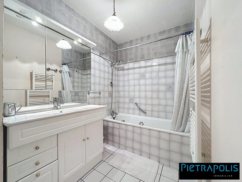 Appartement - 109 m² - 4 pièces