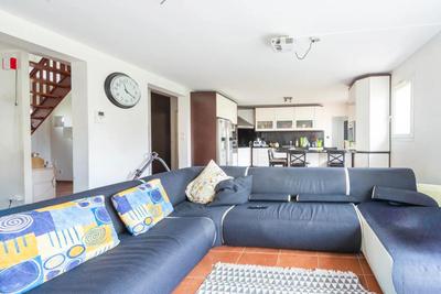 Maison - 200 m² - 8 pièces