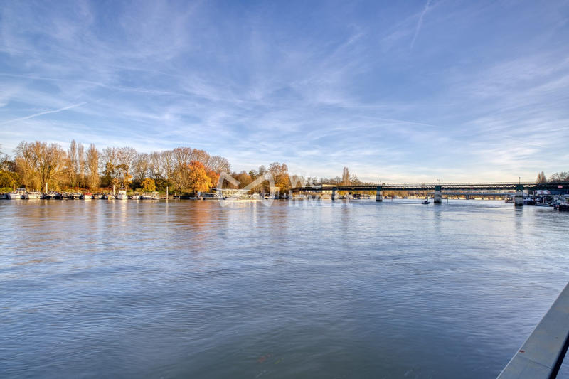 Maison - 260 m² - 8 pièces