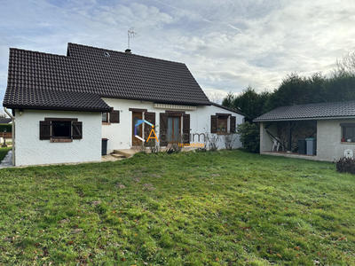 Maison - 96 m² - 5 pièces