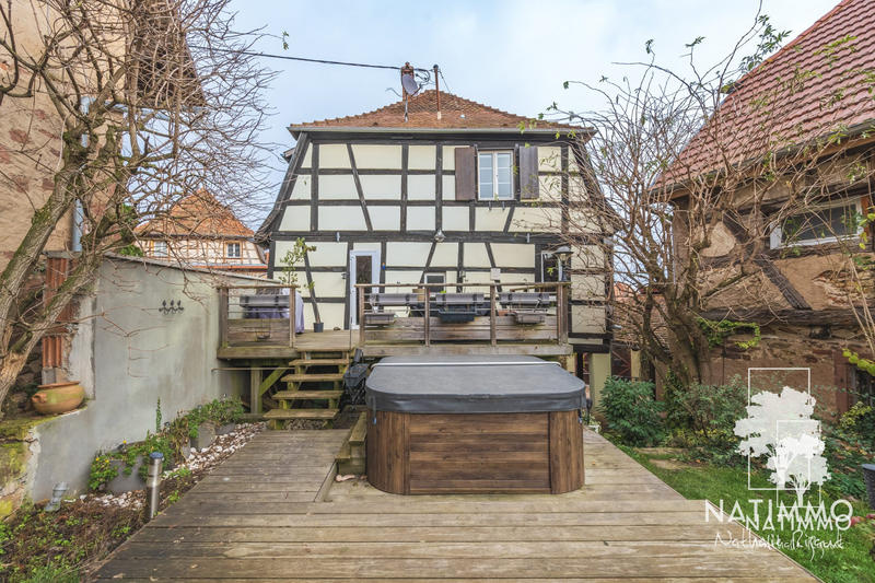 Maison traditionnelle - 230 m² - 7 pièces