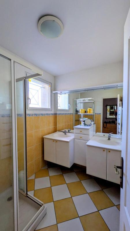 Maison traditionnelle - 212 m² - 8 pièces