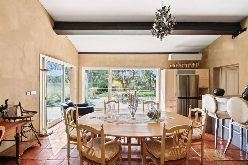 Villa - 260 m² - 10 pièces