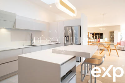 Villa - 220 m² - 7 pièces