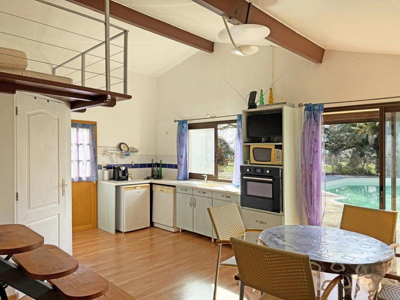 Propriété - 205 m² - 7 pièces