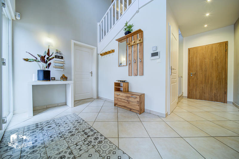 Maison - 280 m² - 7 pièces