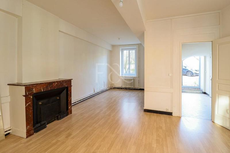 Propriété - 375 m² - 10 pièces