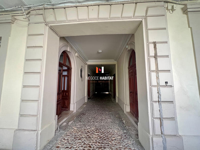 Appartement - 225 m² - 7 pièces